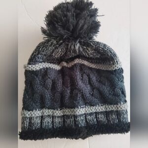 CAP Grey Knit Beanie Hat Black Lining Grey Pom One Size NWT